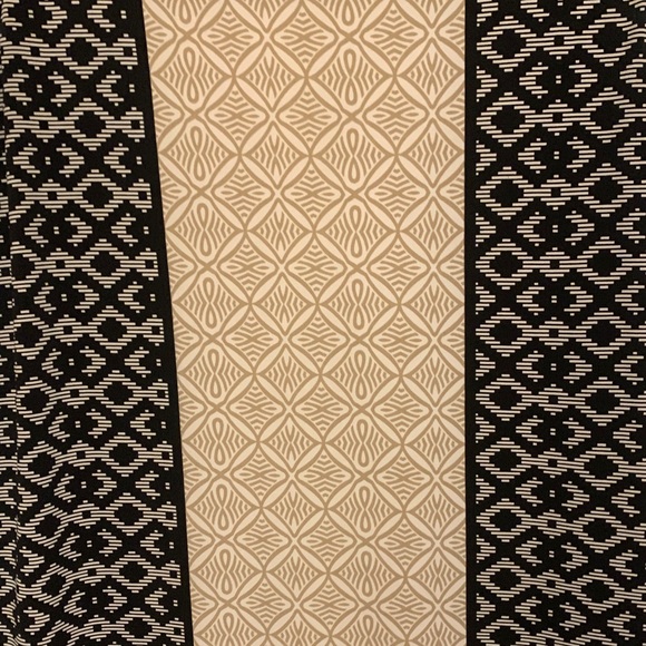 Sophisticated, comfy dress. Stretchy, breathable - Picture 3 of 4